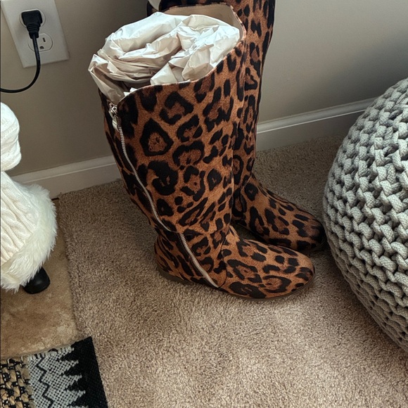 Leopard Print Knee-High Boots - Picture 2 of 5